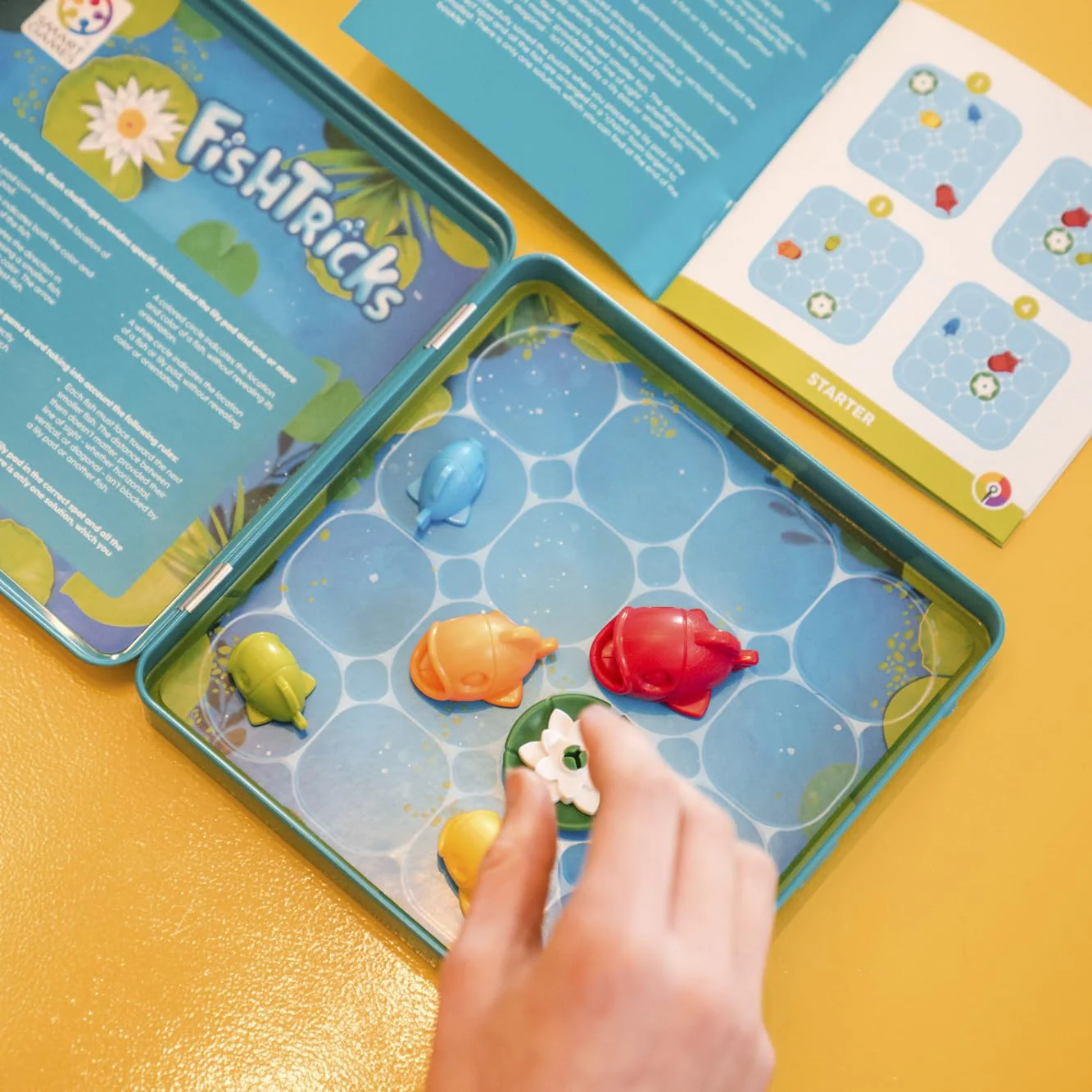SmartGames FishTricks Metal Box Travel Game with 48 Challenges for Ages 5 - Adult - Image 3