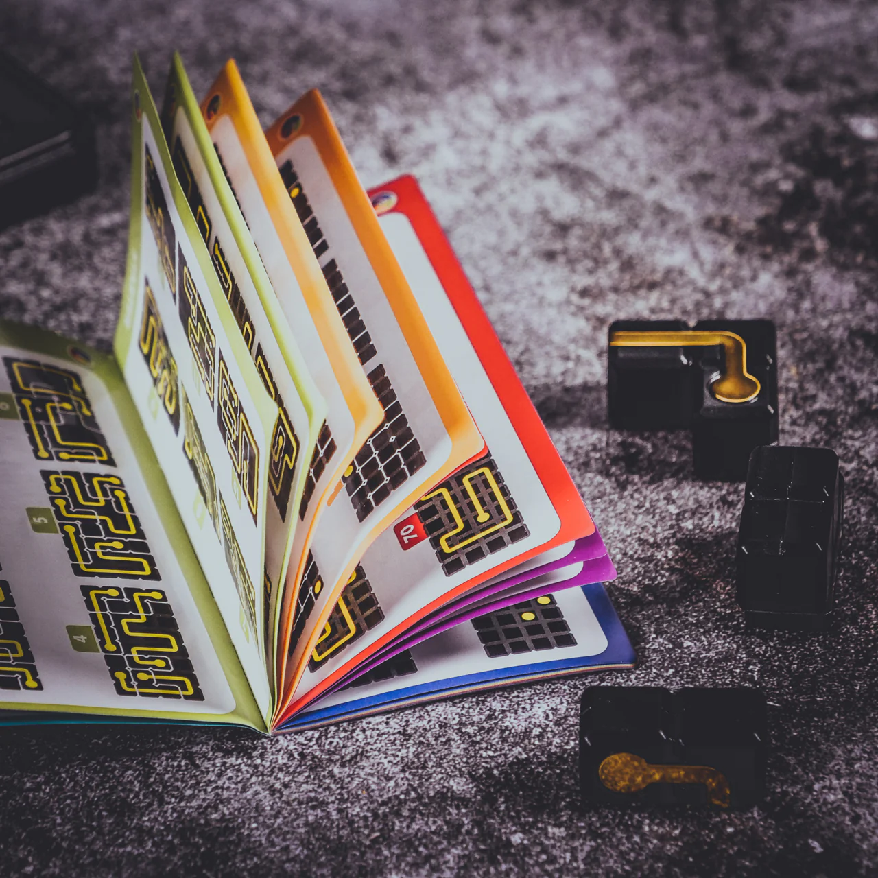 IQ Circuit Portable Travel Game with 120 Challenges for Ages 8+ - Image 7
