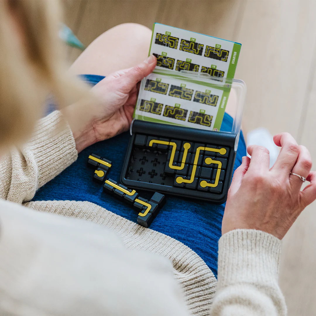IQ Circuit Portable Travel Game with 120 Challenges for Ages 8+ - Image 9