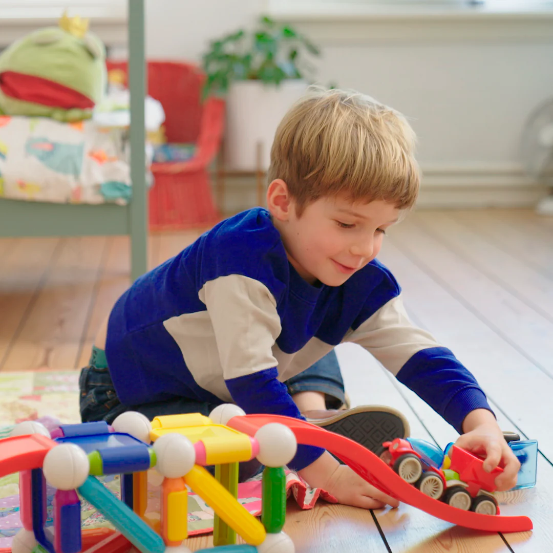 SmartMax Stunt Cars 46-pc STEM Magnetic Building Set for Ages 3+ - Image 9